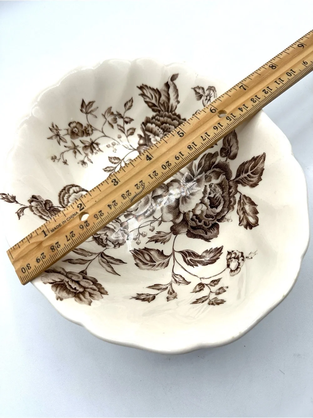 Johnson Bros Elizabeth Vegetable Bowl. Roses in Brown
